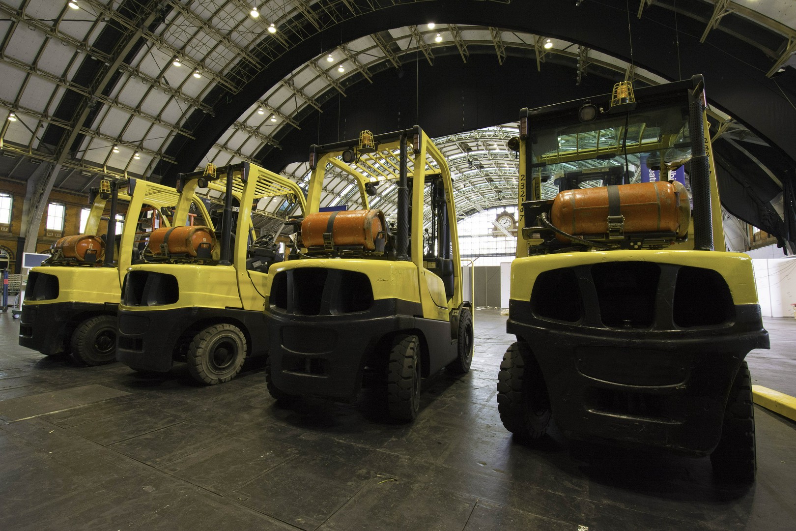 Jak wybrać odpowiedni wózek widłowy do swojego przedsiębiorstwa?